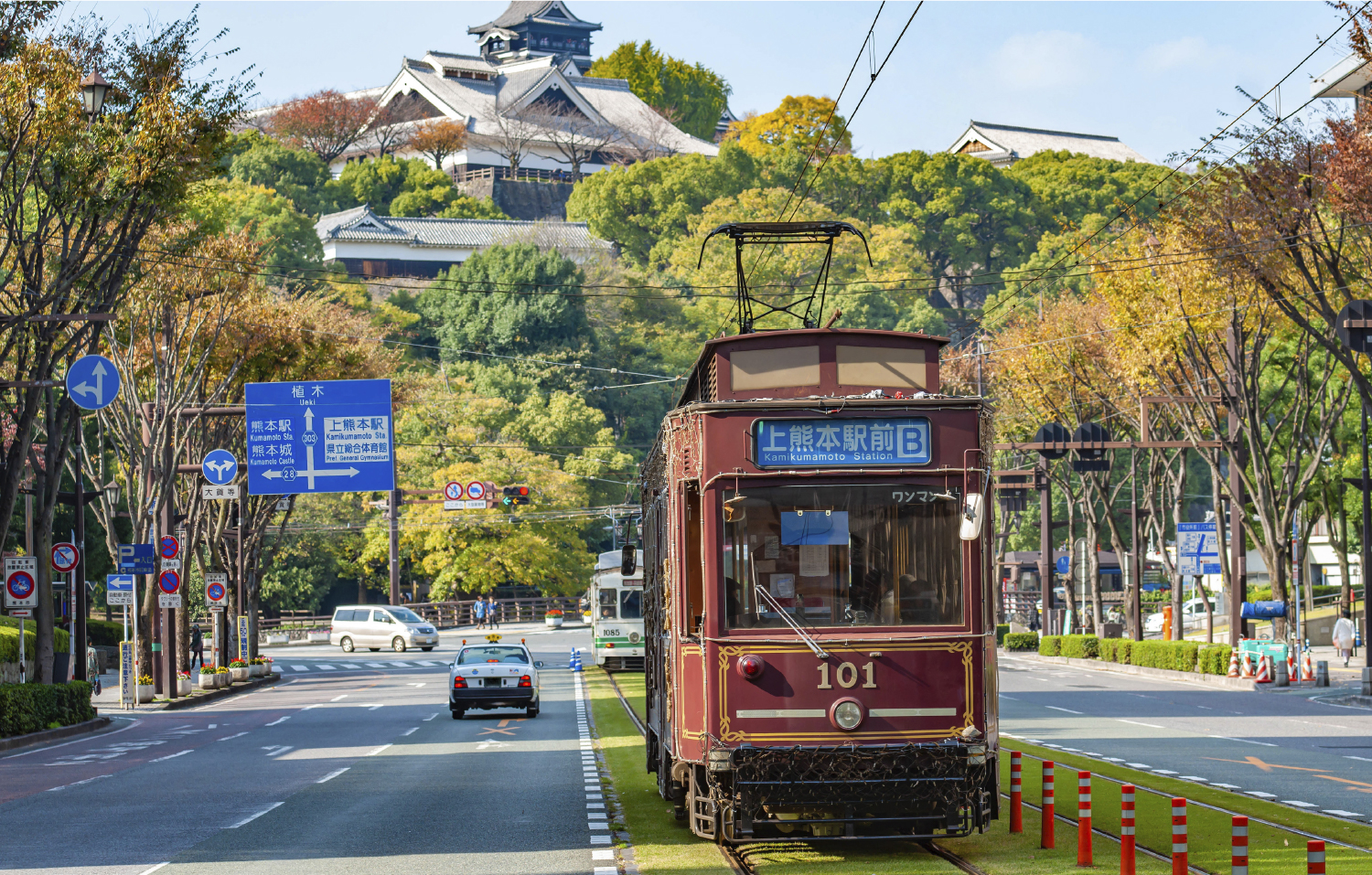 日本三名城の一つに数えられる熊本城をはじめ、雄大な阿蘇の外輪山や美しい港の情景を今に残す天草など、熊本には観光名所やレジャースポットが点在しています。